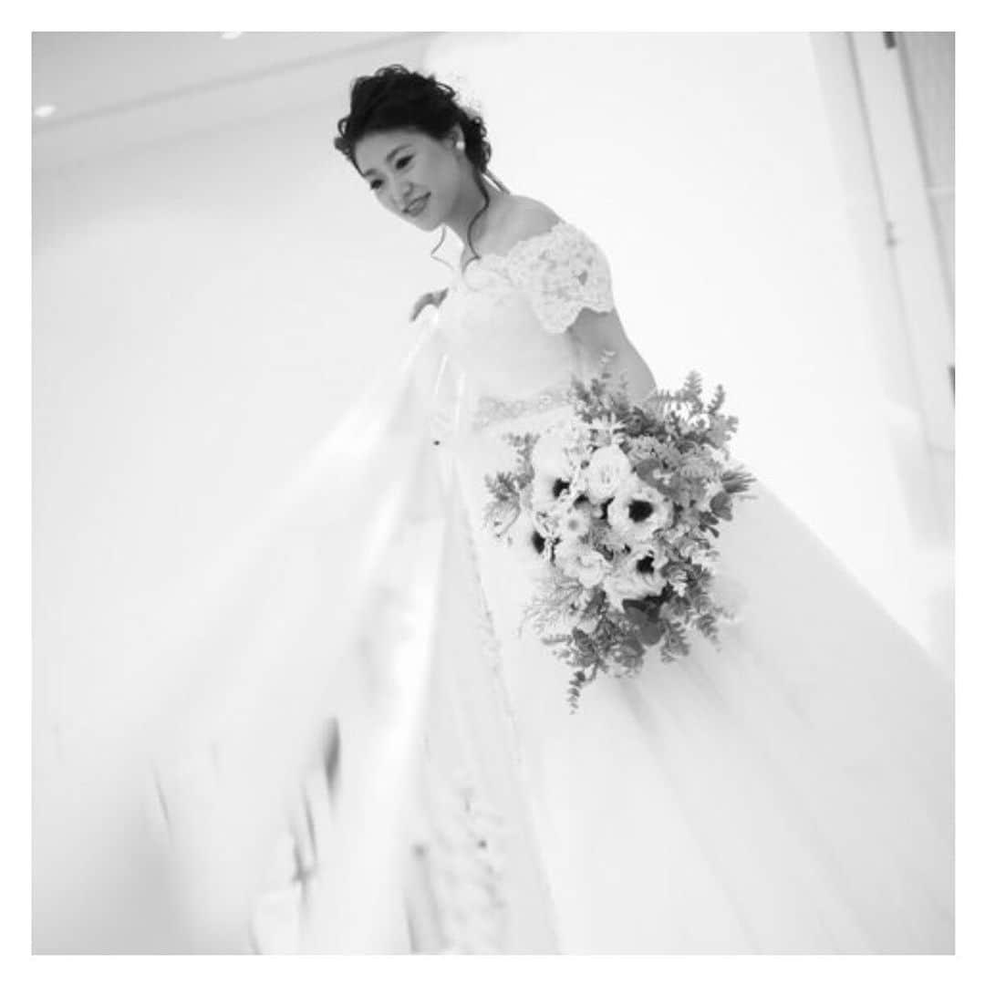 ラフィネ・マリアージュ迎賓館 大分県別府市のインスタグラム：「. .  Bride  . . ▼ご見学のご予約やお問い合わせは プロフィールのリンクからお進みください💐 @raffine_mariage . .」