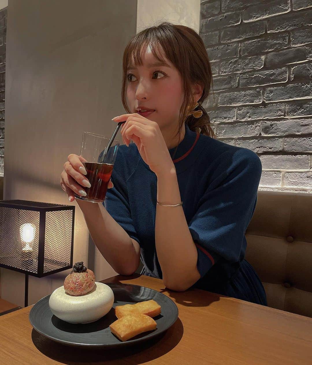 唯可（yuika）さんのインスタグラム写真 - (唯可（yuika）Instagram)「カフェみたいにおしゃれな焼肉屋さん @ushigoro_yakiniku の表参道店🥩 前に表参道歩いてたら、あ！ここにうしごろできたんだ！って ずっと気になっててようやく行けた☺️ せっかくなので表参道限定のコースをしれっと頂いてきました🙏 お肉どれ食べても美味しくて幸せだった🤤 写真は3枚目が一番盛れたかも🤔？ . . . #焼肉#うしごろ#うしごろ表参道#表参道#表参道ディナー#表参道グルメ#表参道カフェ#食レポ#食レポグラム#ushigoro#yakiniku」2月14日 14時07分 - yu.i.k.a
