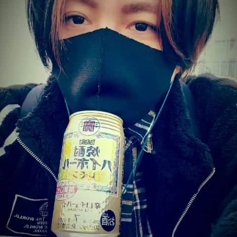 塩原康孝のインスタグラム：「思い付きの行動が楽しかったので昼間から治安」