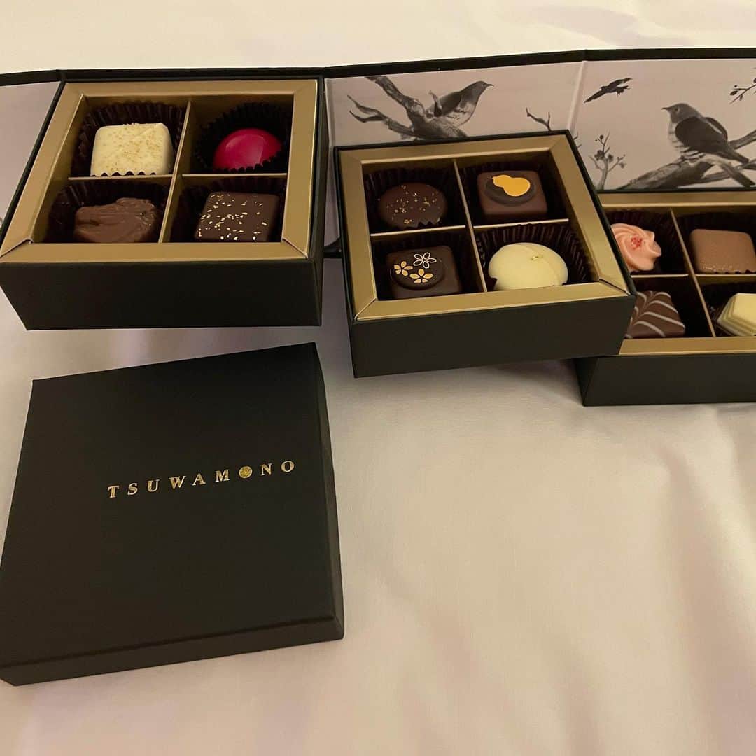 戸根千明のインスタグラム：「このチョコは妻と妻の母からいただきました😊 いつもありがとう！ #ハッピーバレンタイン #感謝 #ありがとう」
