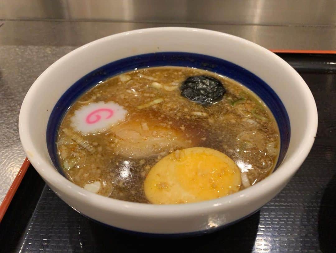 SUSURUさんのインスタグラム写真 - (SUSURUInstagram)「東京駅近くですすれる特製もりそば！ じんわりとした深い旨味のスープに甘味、酸味とピリ辛味も共存するナイスな味わい🍥 自家製のツルモチ麺も美味しかったです🍜 #susuru_tv #1788日目 #松戸富田麺絆 #丸の内KITTE #東京駅 #東京 #半熟味玉もりそば #うまい  #ラーメン #らーめん #ramen #ラーメン部 #ramennoodles #毎日ラーメン生活 #麺スタグラム #japaneseramen #japanramen #foodstagram #foodie #noodles #instanoodle #instaramen #instafood #susururecommended #東京ラーメン #つけめん #つけそば #もりそば #つけ麺 #中華蕎麦とみ田」2月14日 15時10分 - susuru_tv