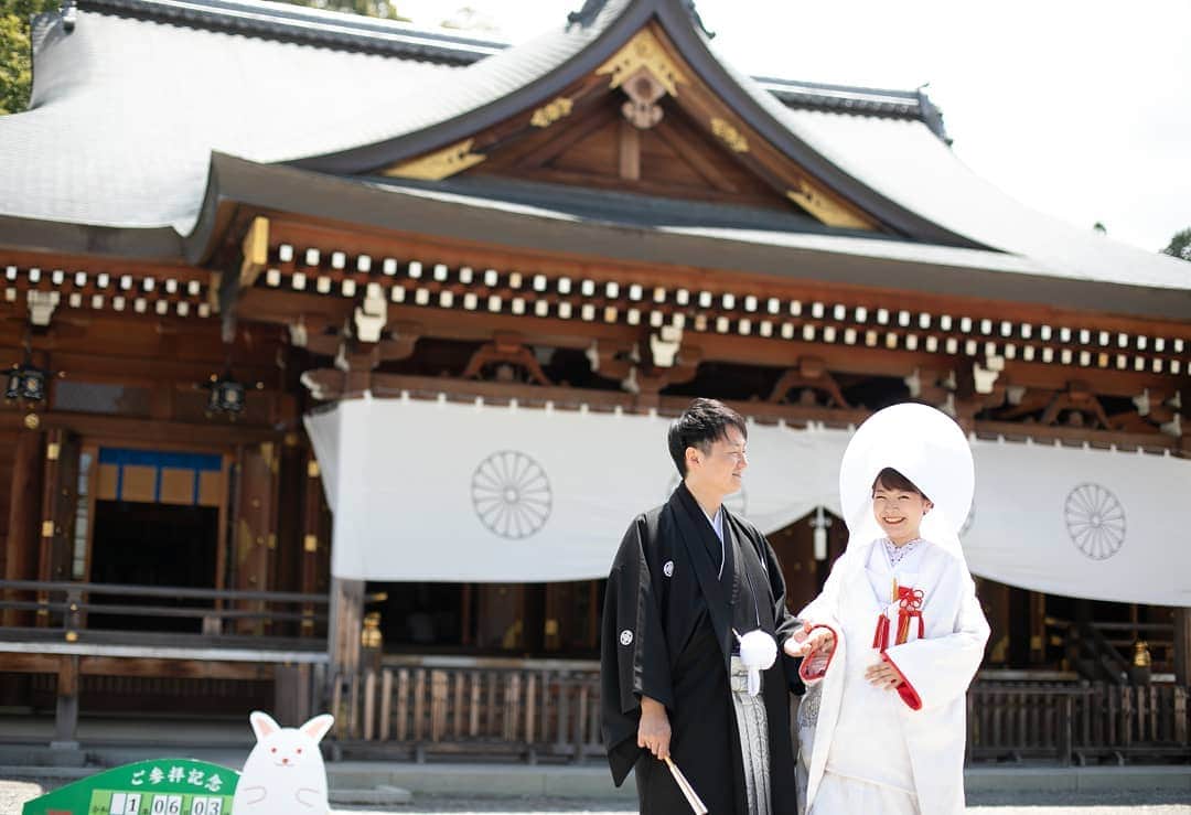 和婚スタイルさんのインスタグラム写真 - (和婚スタイルInstagram)「奈良県の大神神社での挙式の様子です(^^)  ✨日本最古の神社✨  縁結びの大神様のご神前で  心静かな挙式を、、、  . . ------------------------- お二人で、ご家族で、 アットホームな和婚をご希望の方 和婚スタイルへご相談下さい👘✨💕 . . @wakonstyle  プロフィールのリンクから HPをご覧頂けます。 ------------------------- .」2月14日 15時21分 - wakonstyle