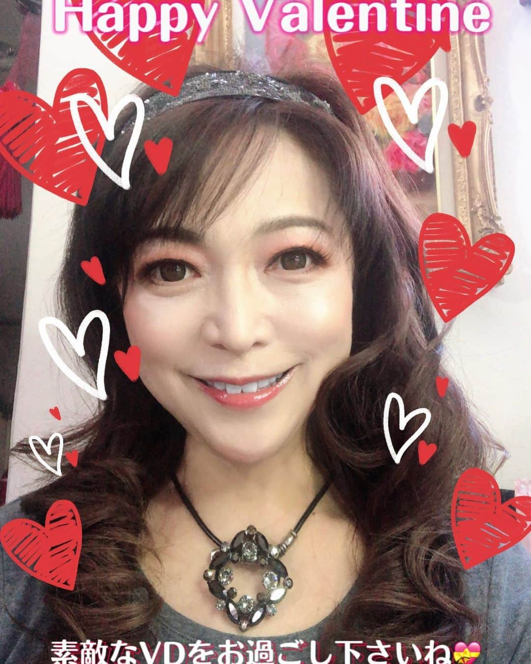 原めぐみさんのインスタグラム写真 - (原めぐみInstagram)「皆様へ💝 Happy Valentine❣️❣️ 愛に溢れた日を過ごせます様に。。  昨夜の地震はびっくりしましたね、3階の寝室のスタンドランプが倒れて破損(T . T) 東京でさえこの被害、震源地に近い所にお住まいの皆様が心配です。お見舞い申し上げます、どうか被害が最小限でありますように💓  #原めぐみ #valantinesday  #valantine」2月14日 15時31分 - meguming.h