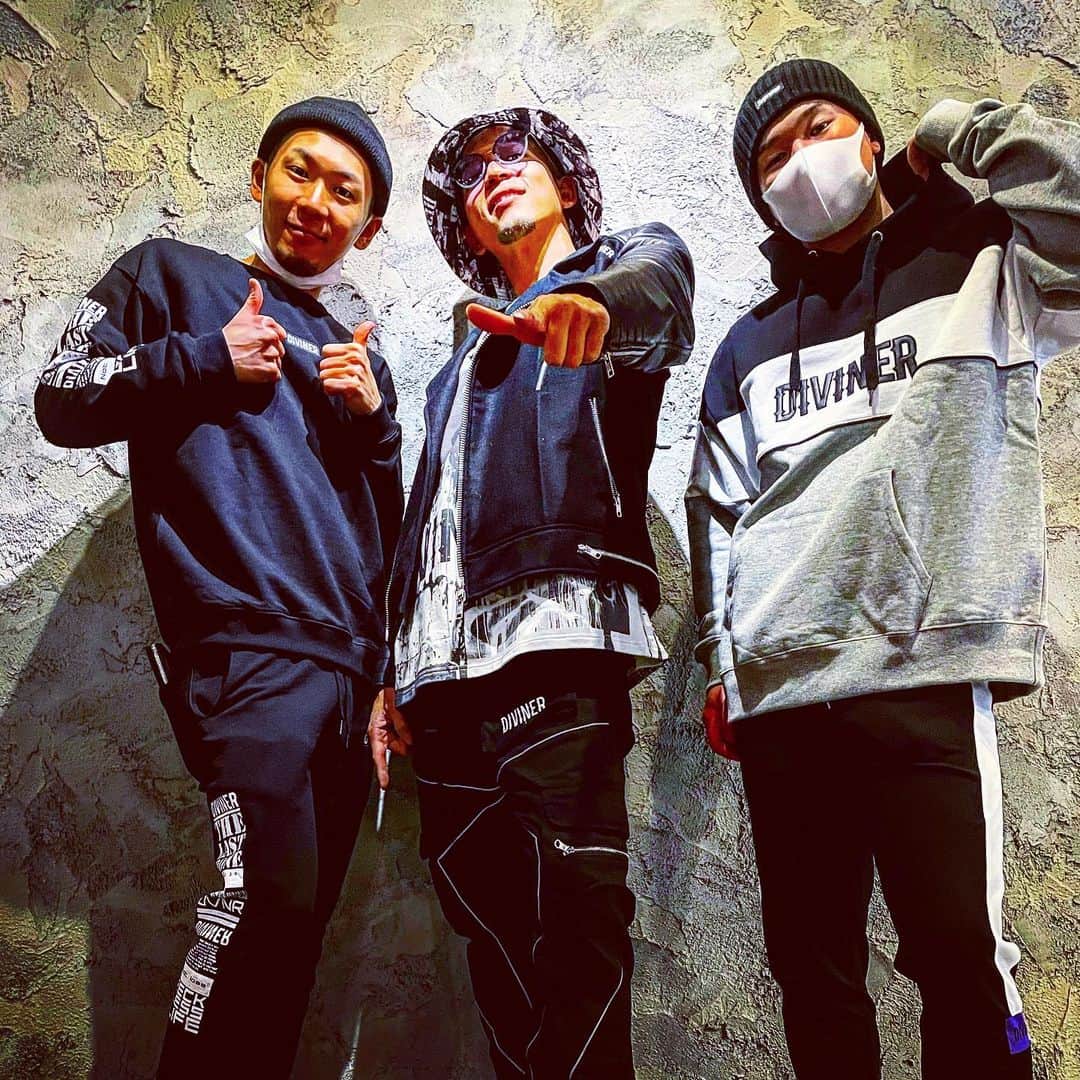 ☆SH!NR!☆のインスタグラム：「🧢　@diviner_official  👕　@diviner_official  👖　@diviner_official  ❤️ @diviner_official」
