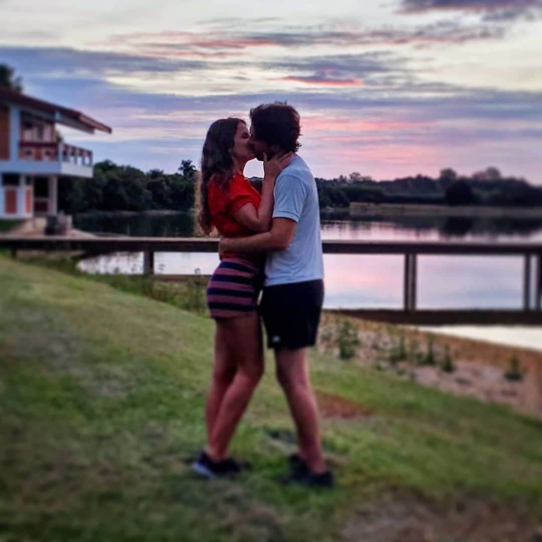 ブルーノ・セナのインスタグラム：「4º Valentine's Day @ludocolombottorosso Cada vez mais memórias e amor! ❤️❤️」