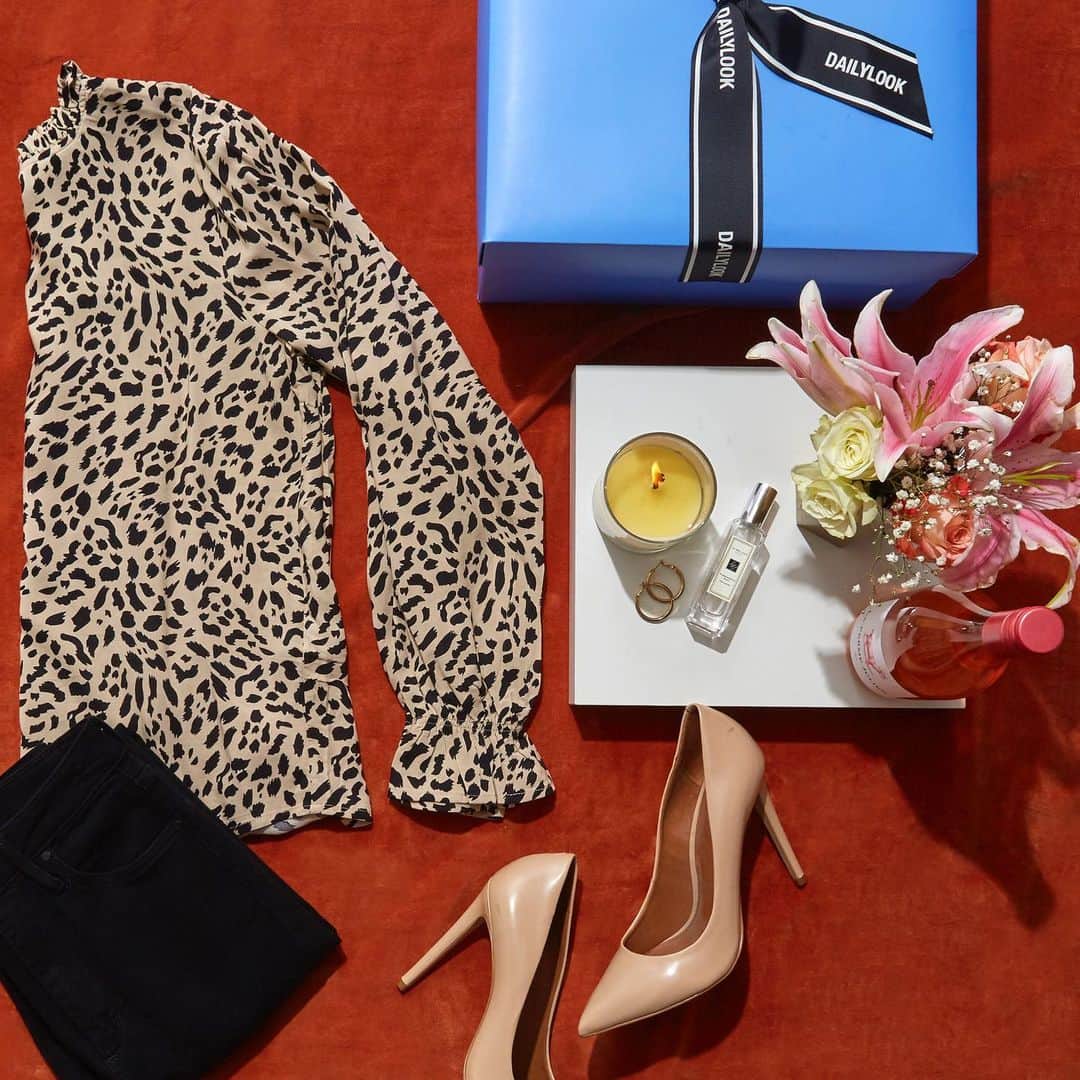 のインスタグラム：「All your Valentine’s Day necessities ❤️」