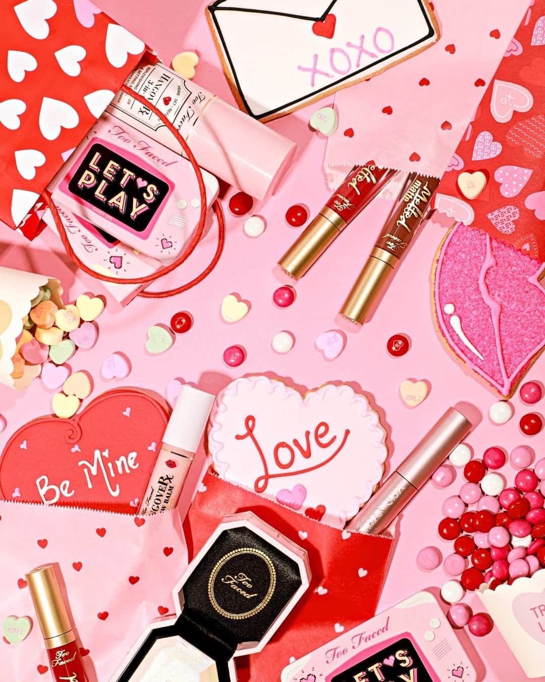 Too Facedのインスタグラム：「Red, HOT & ready for V-Day 💘 Heat up your Valentine’s Day look with these faves! Which Too Faced products are you reaching for today? 👇 #toofaced」