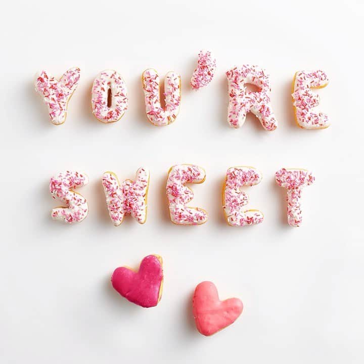 ロック&リパブリックのインスタグラム：「All you need is love … and donuts. ❤️ Happy Valentine’s Day! #Kohls」