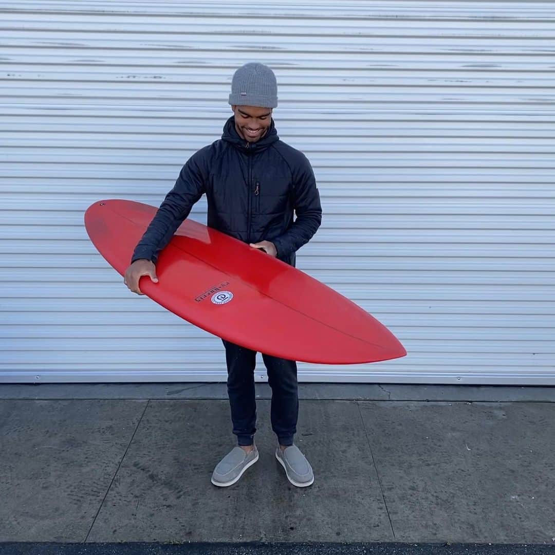 サヌークのインスタグラム：「Get yourself a Valentine that looks at you the way @hunterjoness looks at his new stick 😍. 📷: @earthtechnologies」