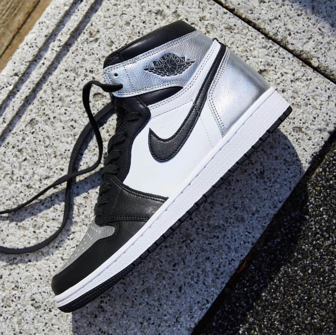 Sneaker News x Jordans Dailyさんのインスタグラム写真 - (Sneaker News x Jordans DailyInstagram)「What would you rate the Air Jordan 1 "Silver Toe" out of 10? ⁠ ⁠ Undoubtedly one of this year's strongest women's exclusives, the Air Jordan 1 "Silver Toe" is slated to release on February 19th here in the US.」2月15日 1時02分 - jordansdaily
