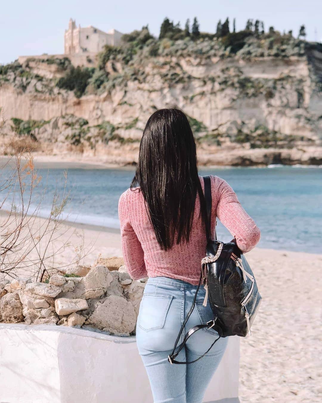 SHEINのインスタグラム：「Stepping out 💖  @ely_accorinti  Shop Item #: 1663923  #SHEINgals #SHEINstyle #SHEINSS21 #chic」