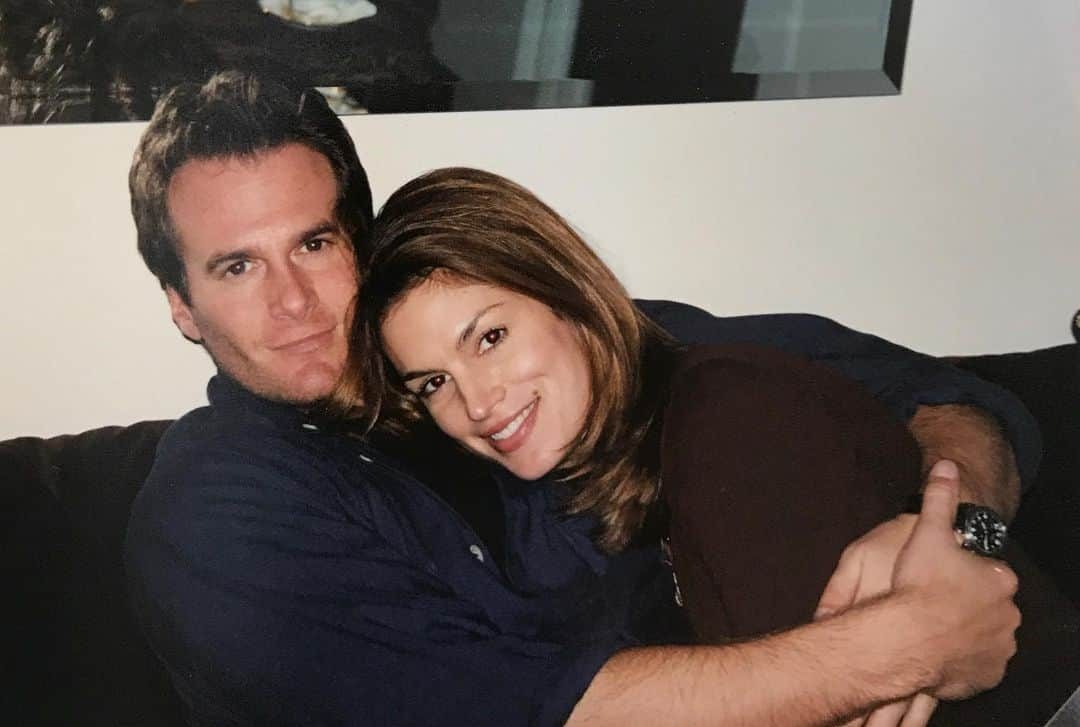 シンディ・クロフォードさんのインスタグラム写真 - (シンディ・クロフォードInstagram)「Still the one after all these years. Happy Valentine’s Day @randegerber. I’m proud of us for the life we have created. Even when things get crazy, when we join forces, we can get through anything. I love you!」2月15日 1時16分 - cindycrawford