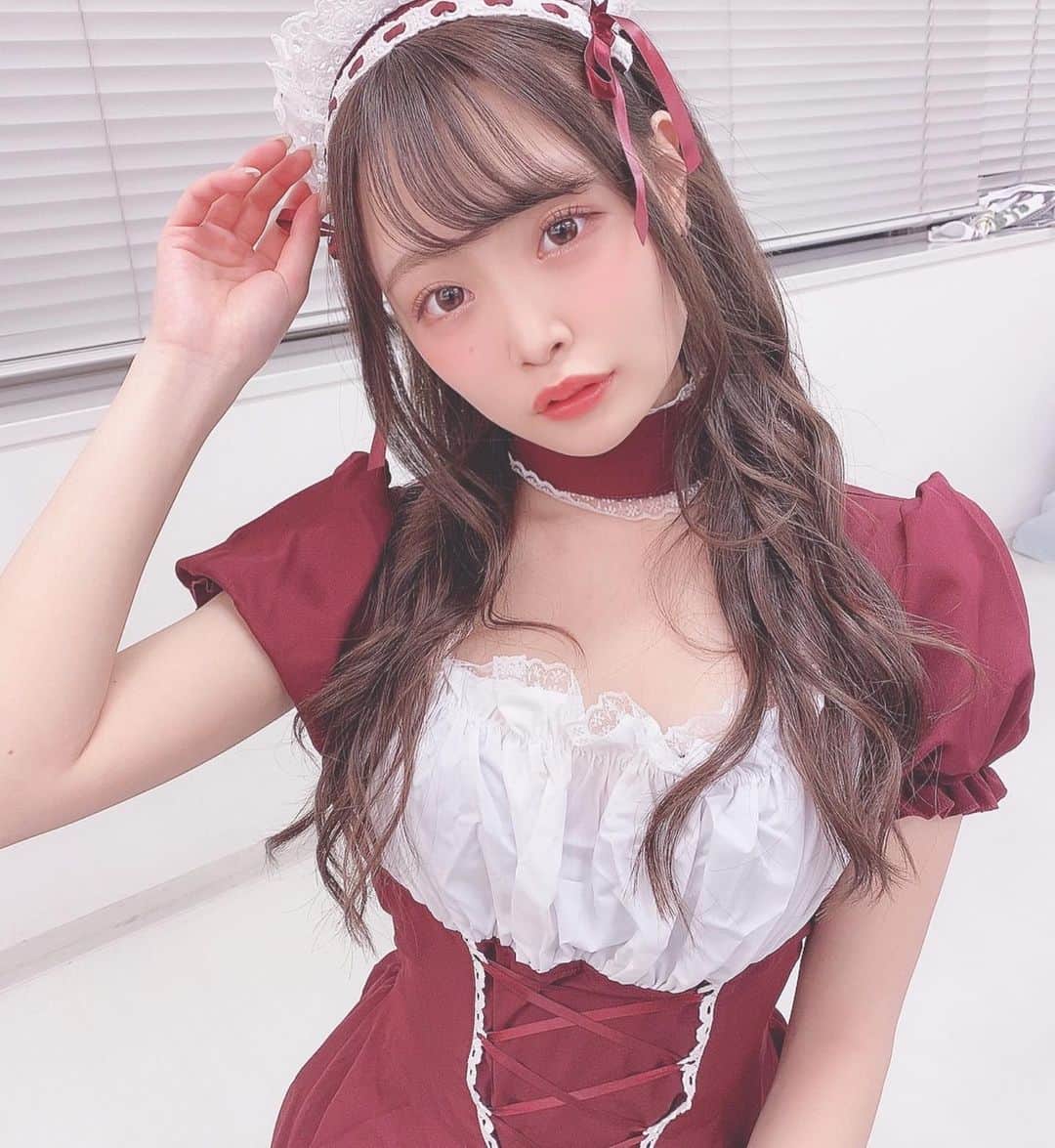 鳥海絢菜のインスタグラム：「・ Happy Valentine💖💖💖 ・ ・ 去年は欲しいチョコの為に朝から並んで次の日高熱出した思い出しかなかったから今年はアイドルとして仕事で過ごすことができて幸せだった( ˃ ˂ )♥ ・ #valentine #chocolate #love #バレンタイン #2月14日」