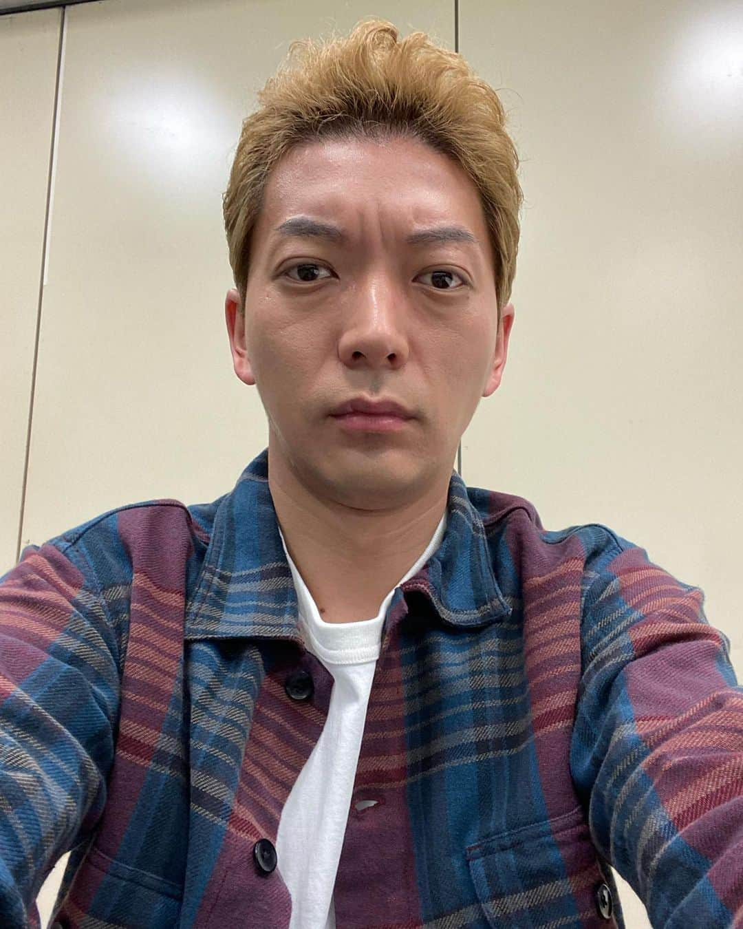 嶋佐 和也さんのインスタグラム写真 - (嶋佐 和也Instagram)「#インスタものまね 「よく缶ジュース奢ってくれる先輩」 のものまねです☆」2月15日 1時16分 - kazuyashimasanewyork