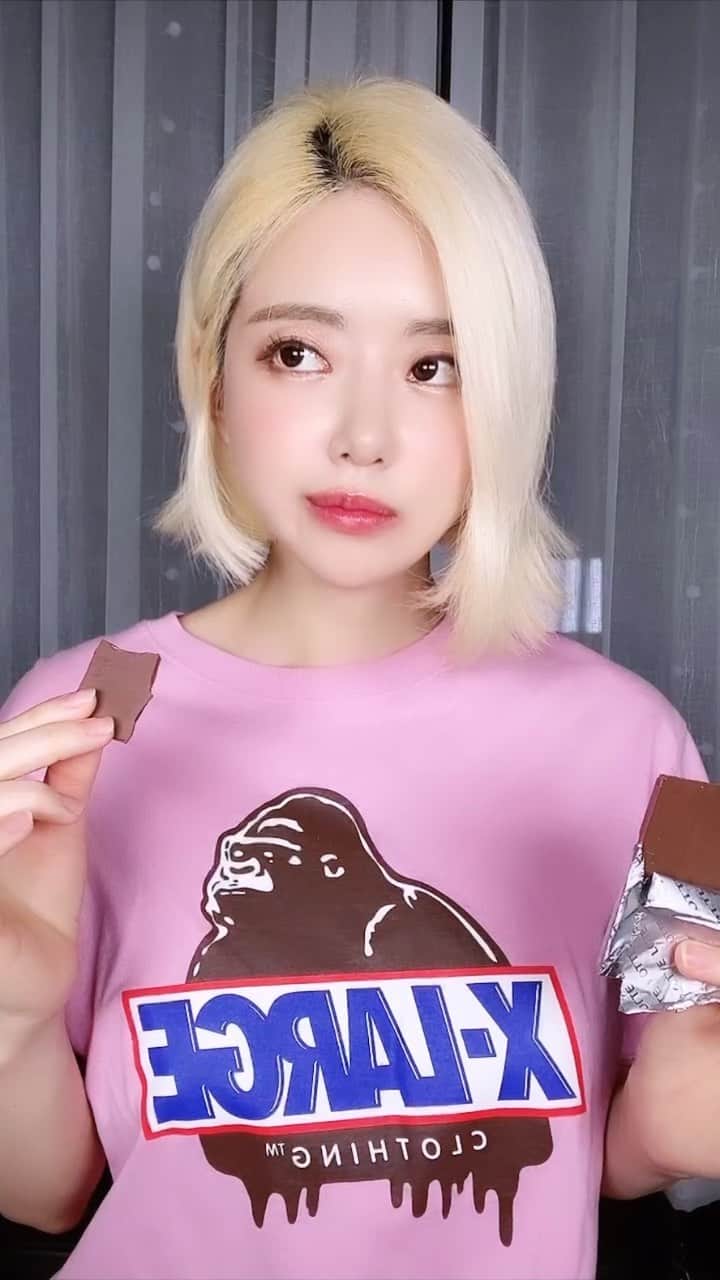 Dj Sodaのインスタグラム：「난 남자친구 필요없어~나에겐 최고의 친구가 있기 때문이야!! 근데 걔 남자친구 있었지...🥺💧Where is my Valentine?😭」