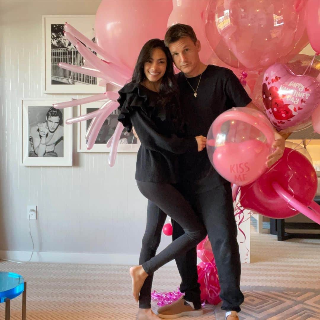 ロブ・ディアデックのインスタグラム：「I love loving love with someone who I love so much, and loves me as much as she loves loves. No greater love to love, than our forever love. 9/19/15 - Forever. Happy Valentines @bryianadyrdek」