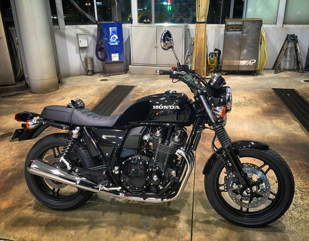 浅野忠信のインスタグラム：「#cb1100  #hondamotorcycles #hondacb  #motorcycle」
