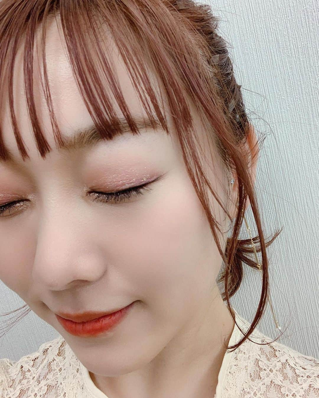 須田亜香里さんのインスタグラム写真 - (須田亜香里Instagram)「熱闘Mリーグ衣装、チャイナ風だったので髪はラーメンマン🍜 まぶたは大きめグリッターで、目頭は切開ライン入れて遊び心もプラスしてもらってました😛 #熱闘Mリーグ #須田亜香里衣装 #ヘアアレンジ #ラーメンマンヘア」2月15日 1時25分 - akarisuda