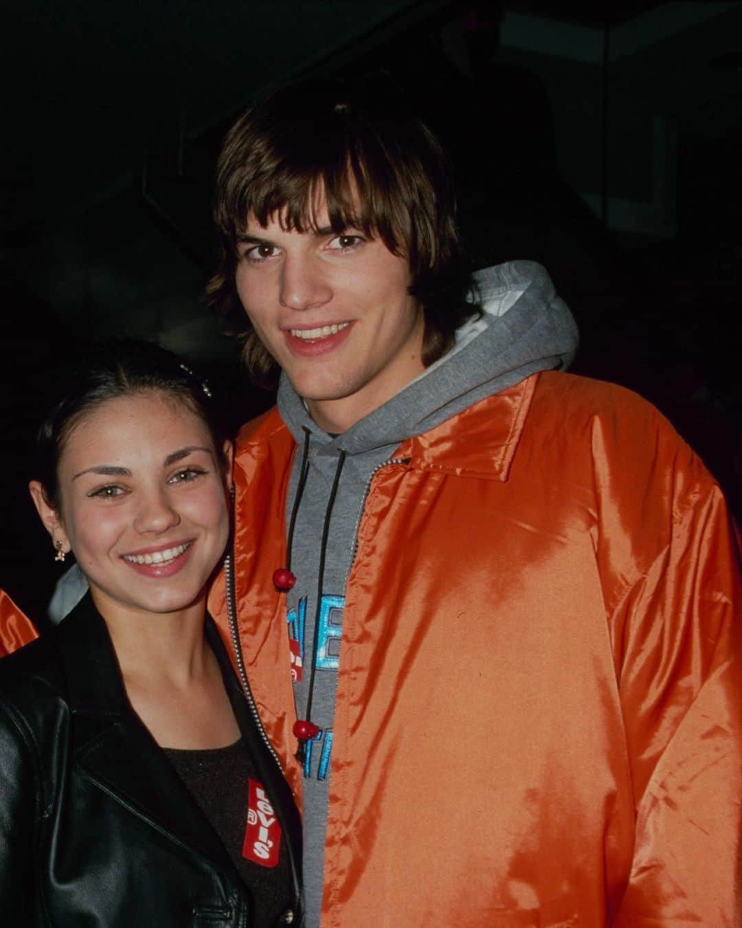 E! Onlineさんのインスタグラム写真 - (E! OnlineInstagram)「Not a thing to do? Here's a Mila Kunis and Ashton Kutcher #ValentinesDay post for you. (📷: Getty Images)」2月15日 1時30分 - enews