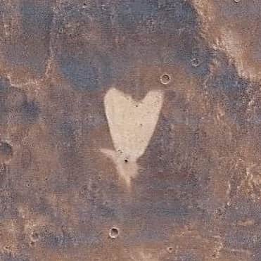 NASAさんのインスタグラム写真 - (NASAInstagram)「Mars, we just can't get you out of our head. ♥️⁣ ⁣ Love is in the air as our Perseverance Mars rover is drawn to the Red Planet like a moth to a flame, & across the solar system we cheer her on with affection! Her landing on Feb. 18 will light the way for research on whether life once existed in this red & rocky world. ⁣ ⁣ This image was captured by our Mars Reconnaissance Orbiter in 2010. A small impact crater near the tip of the heart is responsible for the formation of the bright, heart-shaped valentine. ⁣ ⁣ We hope you have a heart-filled #ValentinesDay with your loved ones, both near & far. ⁣ ⁣ Credit: NASA/JPL-Caltech/MSSS⁣ ⁣ #Hearts #LoveStory #Mars #Perseverance #SolarSystem #Love」2月15日 1時52分 - nasa