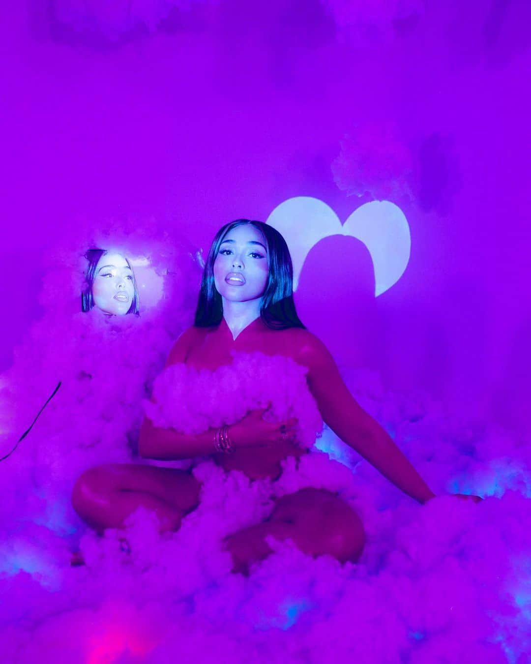 ジョーディン・ウッズのインスタグラム：「Happy Valentine’s Day you beautiful people 🥰」