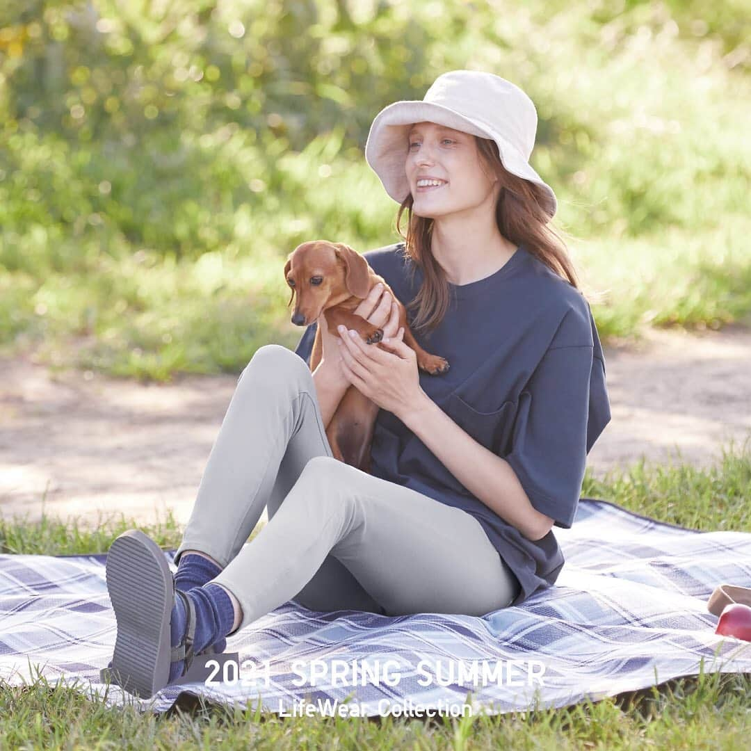 UNIQLO UKさんのインスタグラム写真 - (UNIQLO UKInstagram)「Make everyday comfortable. From indoor to outdoor, how about staying stylish and simple with comfortable LifeWear?  -  #UNIQLO #LifeWear #2021 #SPRING #SUMMER #COLLECTION」2月15日 1時53分 - uniqlo_uk