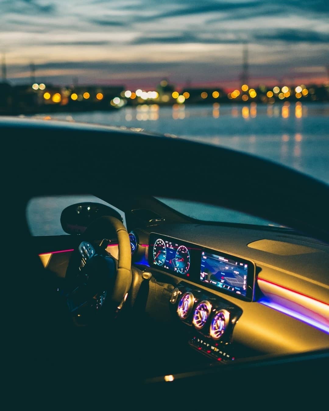 Mercedes AMGのインスタグラム：「The perfect place for a date night. #HappyValentinesDay  📷 @gielsweertvaegher   #DrivingPerformance #MercedesAMG #AMG」
