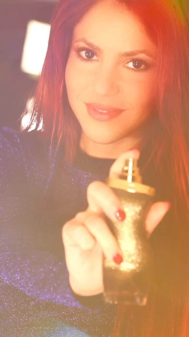 シャキーラのインスタグラム：「Happy Valentine’s Day everyone!  Feliz día de San Valentín!」