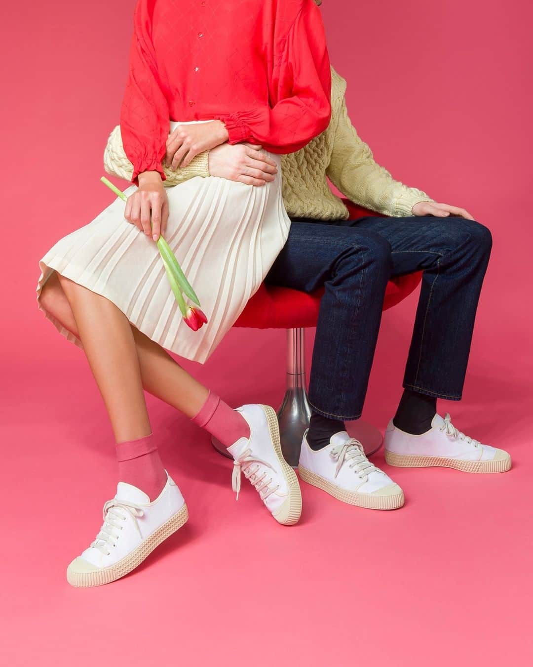 カーシューのインスタグラム：「Roses are red, the #CarShoeSupernova sneakers can be any colour you like. Discover the full range of colours and patterns online and enjoy Valentine's Day in your partner's company. #CarShoeValentinesDay」