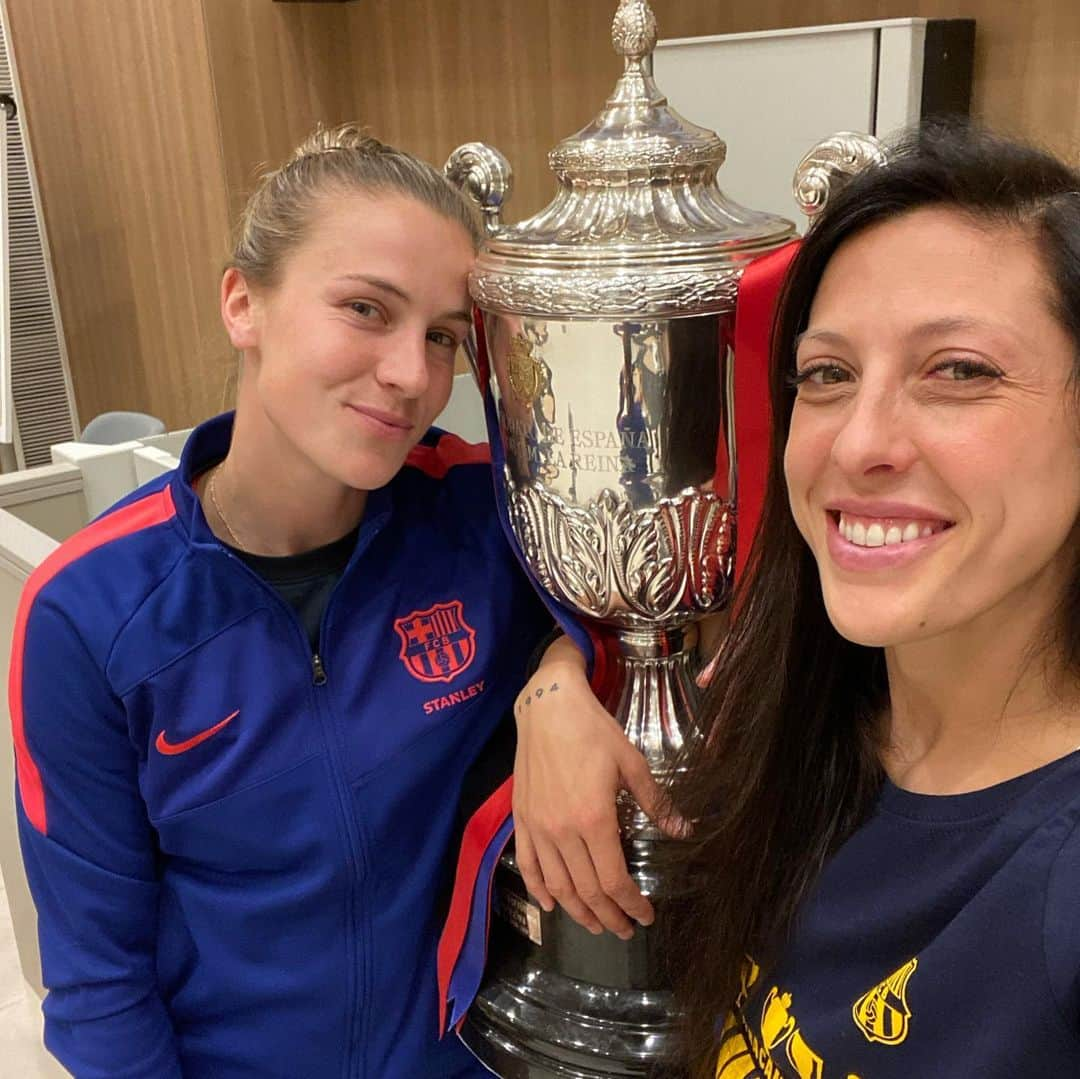 Ana Maria Crnogorcevicさんのインスタグラム写真 - (Ana Maria CrnogorcevicInstagram)「🏆 about last night 🏆.... #copadelareina #2019/20 #fcbfemeni #campeonas」2月15日 2時18分 - ana_crnogorcevic