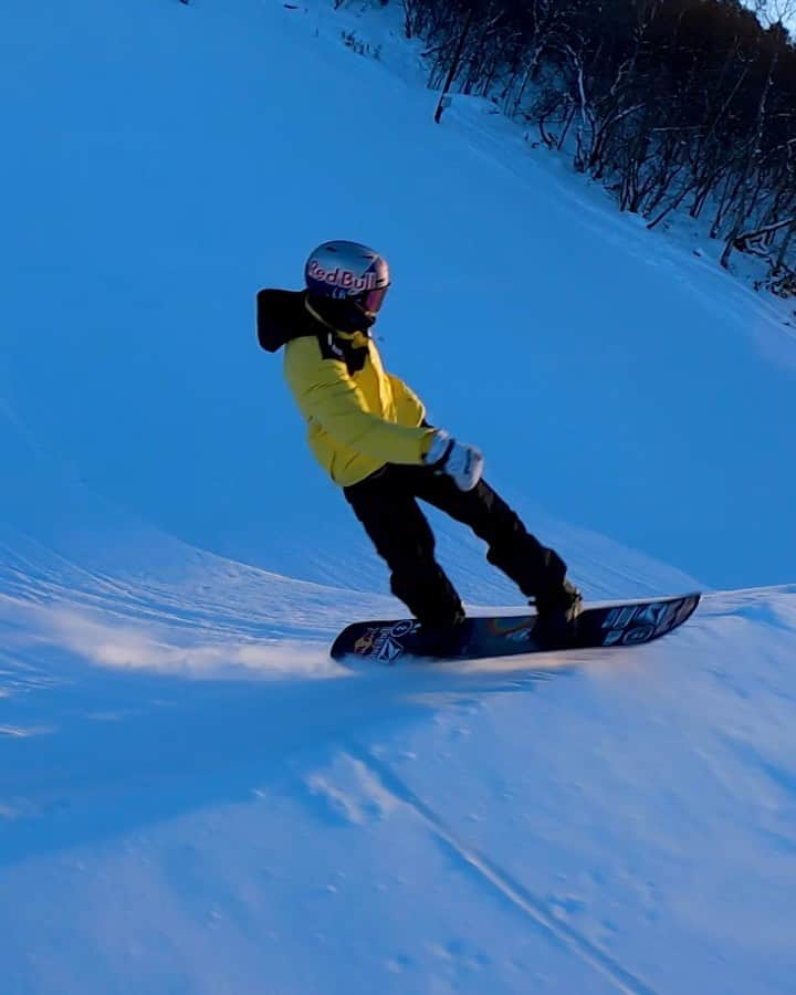 マルクス・クリーブランドのインスタグラム：「Today was dope🙏🏼 excited to drop an edit again soon! Vid: @petterulsletten  #Hero9 #snowboarding」