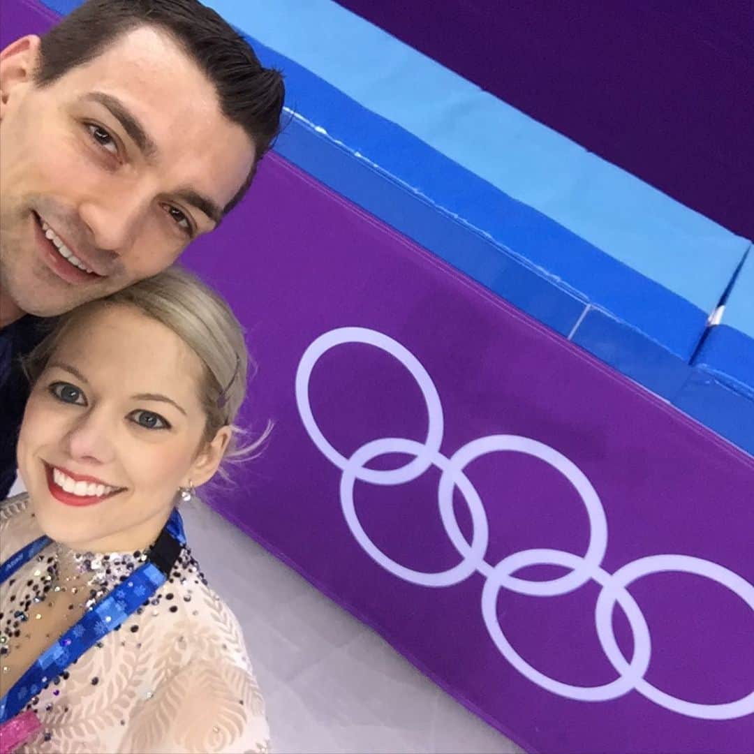 のインスタグラム：「Everyday is Valentine’s Day with us!!!!! So many amazing memories with you honey. Love you @alexa_knierim 😍😘❤️❤️❤️」