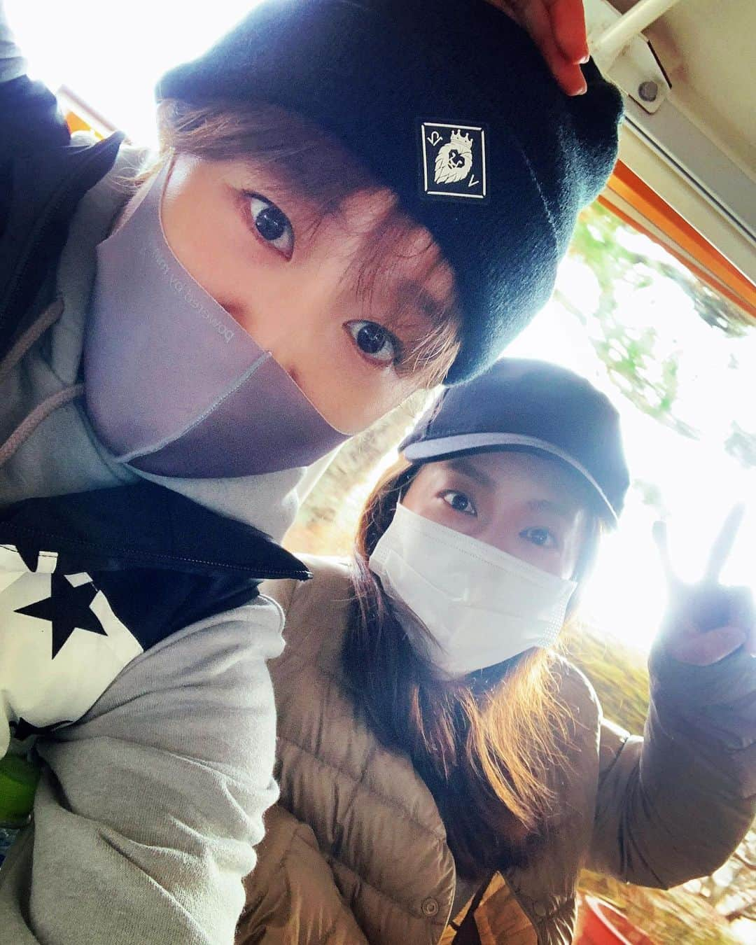 藤本麻子さんのインスタグラム写真 - (藤本麻子Instagram)「🦍and🐙 絵美と２連チャンゴルフ🏌🏻‍♀️🏌🏻‍♀️⛳️ エミとは小学校中学校が一緒で クラスも一緒だったし バカばっかりしょーたなぁ🤣笑 . 30歳になって、まさか エミと一緒にゴルフ出来るとは 思ってなかったけんうれしーわー☺️⛳️」2月14日 17時30分 - aako528