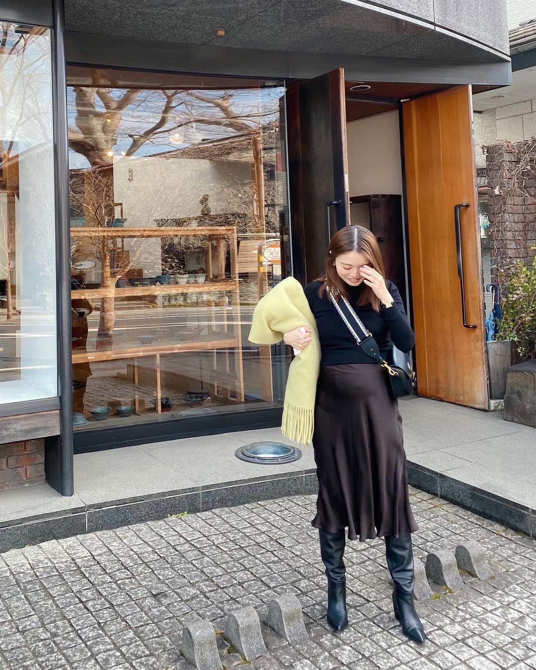 野崎玲欧奈さんのインスタグラム写真 - (野崎玲欧奈Instagram)「ＯＵＴＦＩＴ  上着なしで過ごせた今日🌞  #outfit #fashion #whimgazette #dior #asaucemeler #gianvitorossi #maternity #本日のコーデ #マタニティコーデ #妊娠8ヶ月」2月14日 17時38分 - reonanozaki