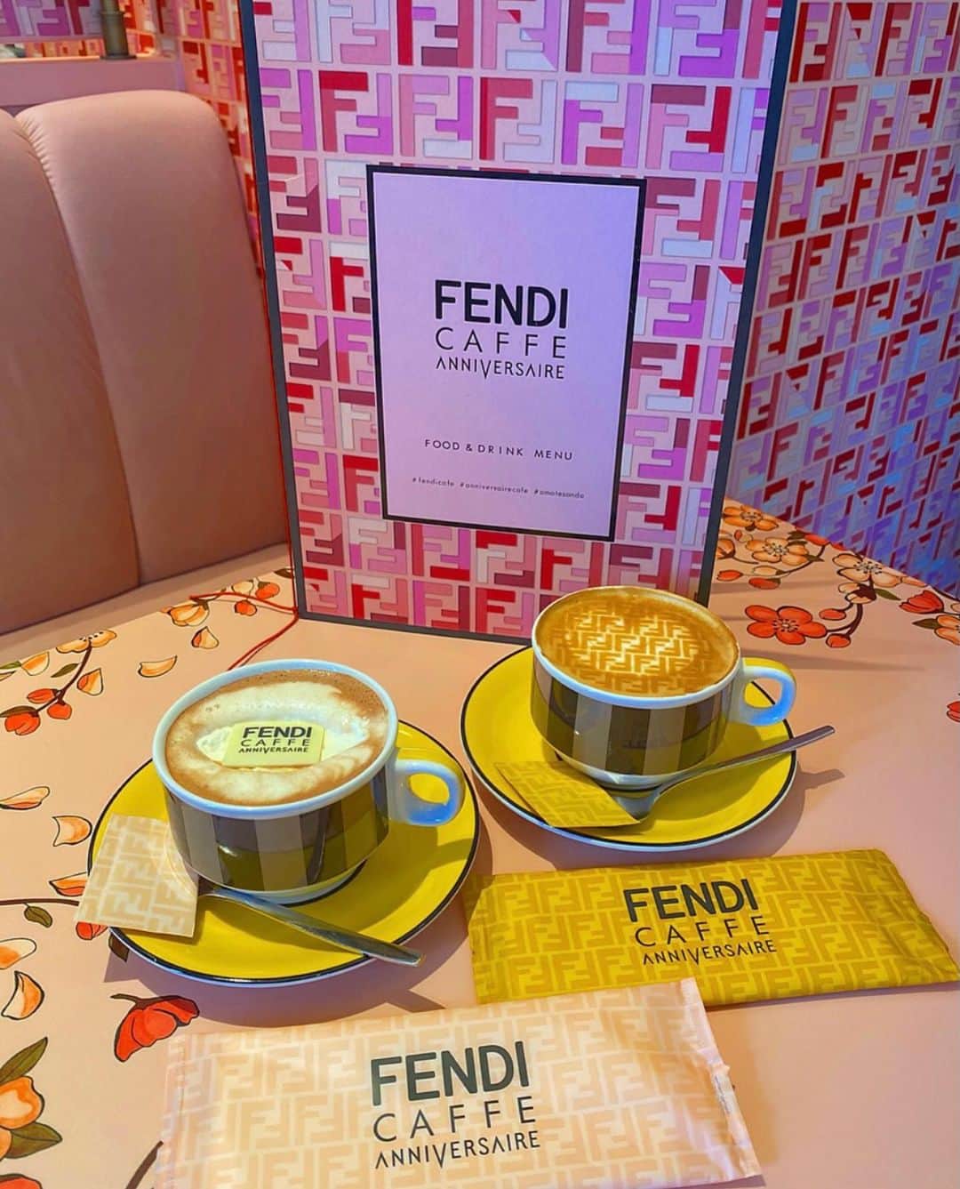虹川葵のインスタグラム：「・ FENDI CAFFE ♡」