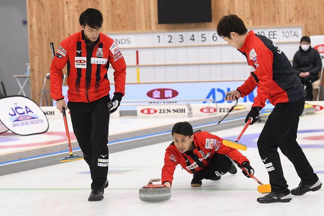 コンサドーレ札幌さんのインスタグラム写真 - (コンサドーレ札幌Instagram)「🥌 全農 日本カーリング選手権大会 3連覇を達成しました🏆✨  応援していただいた皆様、ありがとうございました！  この結果により、コンサドーレは4月に行われる世界選手権への出場権を獲得。 自分たちでオリンピックへの切符を掴み取る事ができます🔥 日本代表として頑張りますので、引き続き応援よろしくお願いいたします。  選手コメントなどはHPをご覧ください😊 https://www.consadole-sapporo.jp/news/2021/02/5788/  写真提供：日本カーリング協会🥌🇯🇵」2月14日 17時49分 - hokkaido_consadole_sapporo