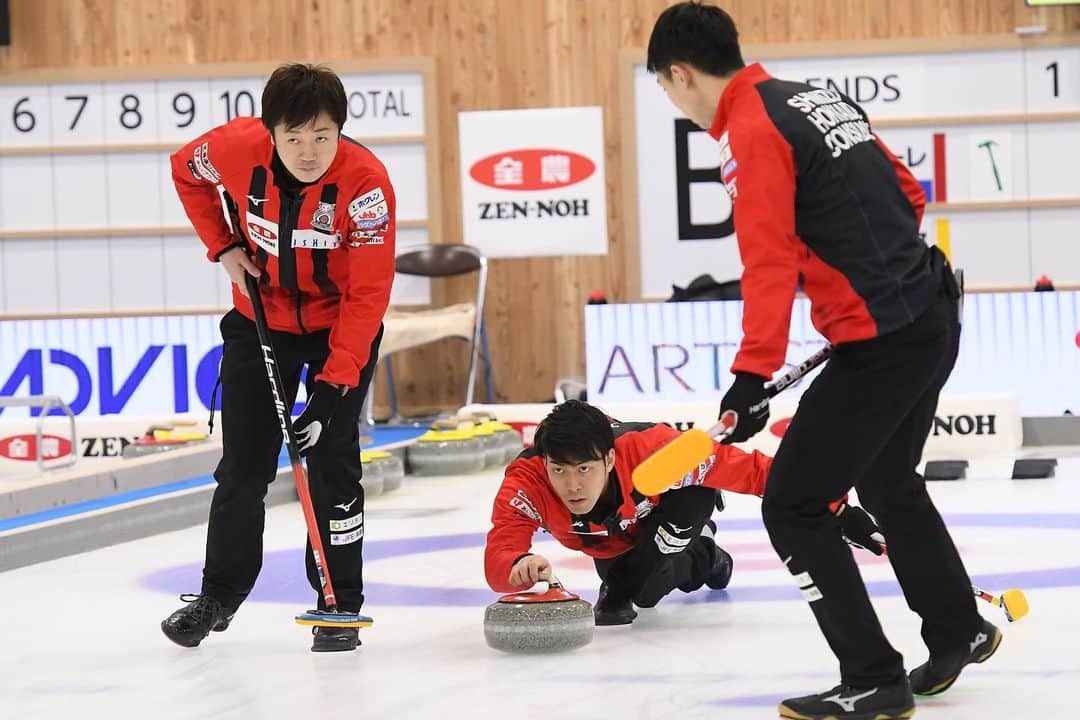 コンサドーレ札幌さんのインスタグラム写真 - (コンサドーレ札幌Instagram)「🥌 全農 日本カーリング選手権大会 3連覇を達成しました🏆✨  応援していただいた皆様、ありがとうございました！  この結果により、コンサドーレは4月に行われる世界選手権への出場権を獲得。 自分たちでオリンピックへの切符を掴み取る事ができます🔥 日本代表として頑張りますので、引き続き応援よろしくお願いいたします。  選手コメントなどはHPをご覧ください😊 https://www.consadole-sapporo.jp/news/2021/02/5788/  写真提供：日本カーリング協会🥌🇯🇵」2月14日 17時49分 - hokkaido_consadole_sapporo