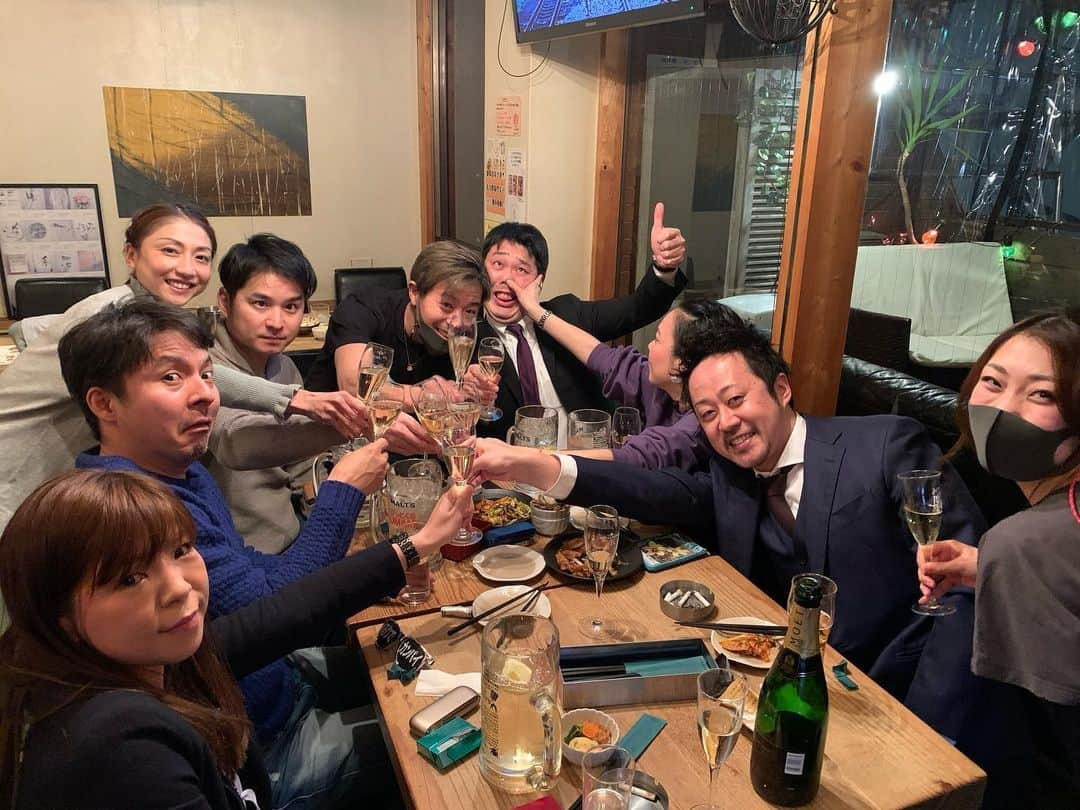 中川愛海さんのインスタグラム写真 - (中川愛海Instagram)「仲良しの恵比寿メンバーもお祝いに駆けつけてくれました！ ありがと❤️ @ami_nakagawa_  #中川愛海 #一日一回カンパイ #くるり #くるり恵比寿 #恵比寿 #恵比寿くるり #くるり9周年」2月14日 17時49分 - ami_nakagawa_