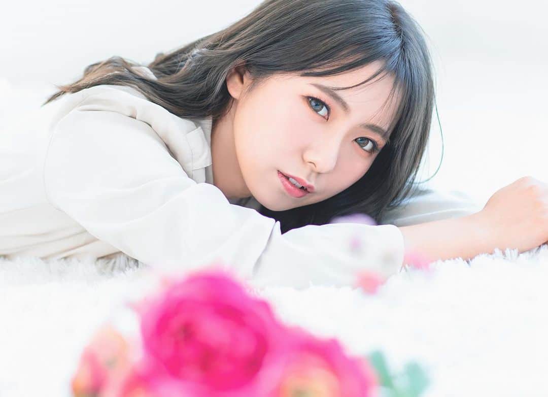 rt8のインスタグラム：「. 📷 THE WORKS model:michika hairmake:saki photograph&artwork:rt8 .  #ライバー #ライブ配信 #live8 #everylive #ライバー女子 #model #fashion #IGersJP #サロモ #関西モデル #ヘアメイク #撮影依頼募集中 #モデル #撮影 #ポートレート #カメラ #写真撮ってる人と繋がりたい #写真好きな人と繋がりたい #モデル募集 #ポートレート部 #東京カメラ部 #ポートレート女子 #被写体 #ポトレ #ポートレートしま専科 京都 #ファインダー越しの私の世界 #作品撮り #関西写真部 #モデルさんと繋がりたい #ポートレートしま専科」