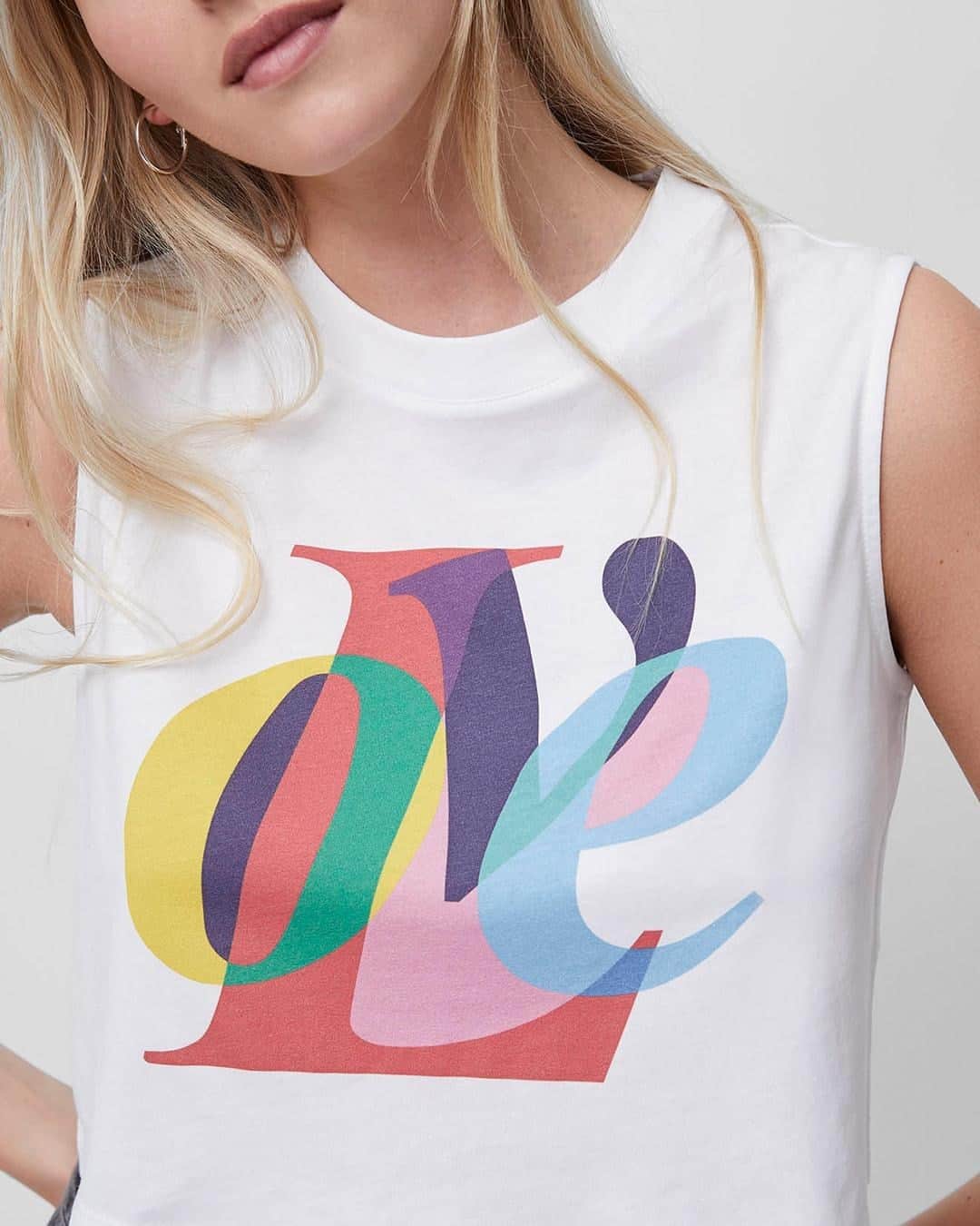 フレンチコネクションのインスタグラム：「All you need is LOVE🌈  #FrenchConnection #MyFC」