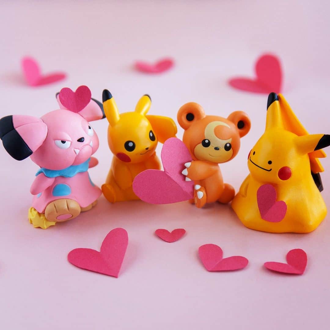 ピカチュウ公式Instagramさんのインスタグラム写真 - (ピカチュウ公式InstagramInstagram)「【今日のピカチュウ】 今日はバレンタインだね🥰🍫 大切な誰かに気持ちを伝えることはできたかな❓💕 #pikachu #ditto #snubbull #teddiursa #pokemon #pikachu_snap #photooftheday #Valentine #Valentineday #happy #love #ピカチュウ #メタモン #ブルー #ヒメグマ #ポケモン #バレンタイン #バレンタインデー #💕」2月14日 18時00分 - pokemon_jpn