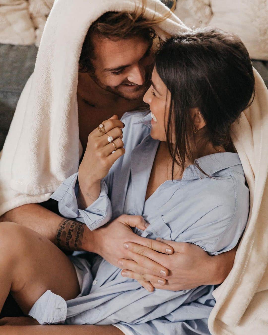 イバイ・ゴメスのインスタグラム：「My valentin ❤️ • ¡FELIZ DOMINGO DE SAN VALENTIN A TOD@S! 💕」