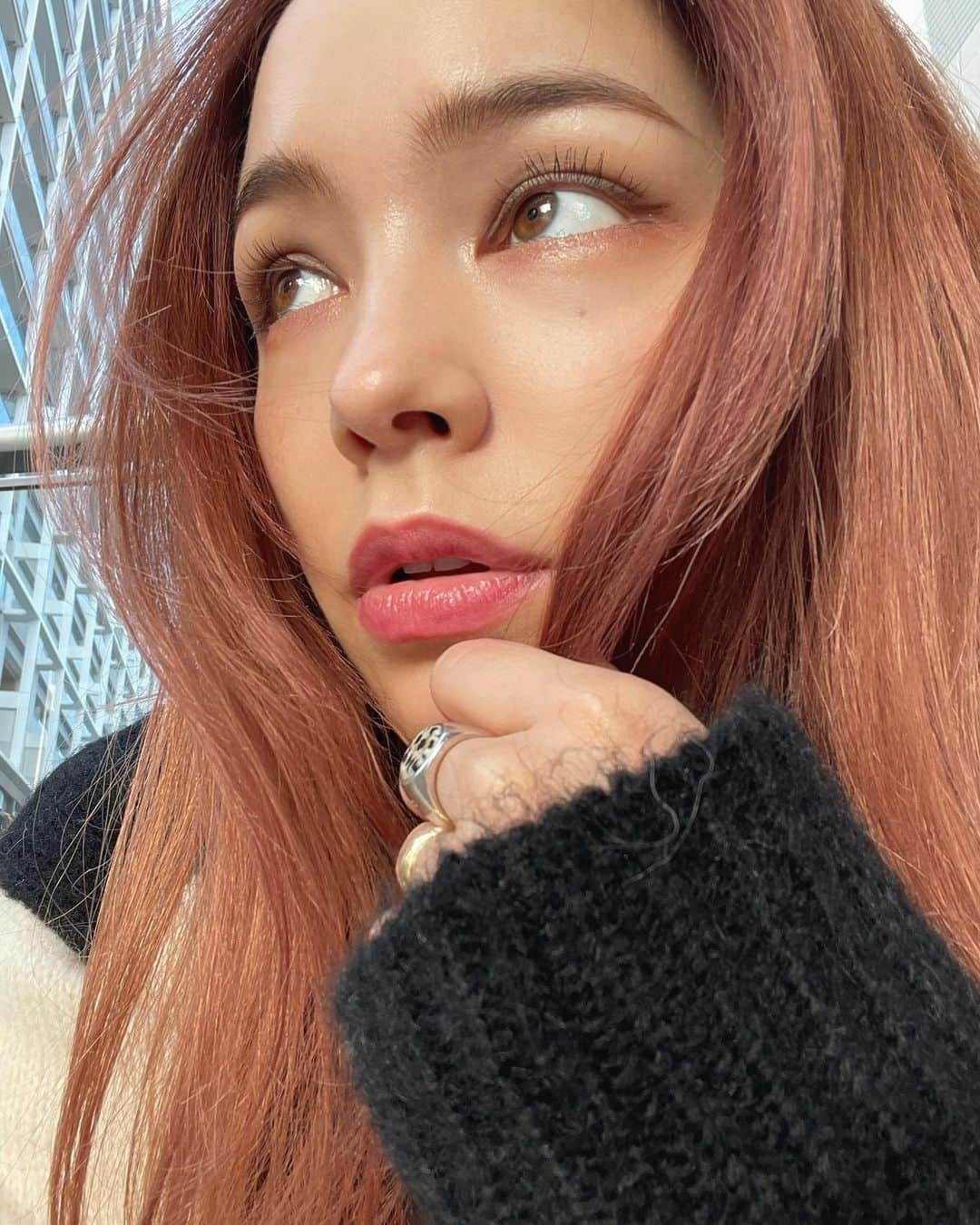 ステファニーのインスタグラム：「💖💕💞 Happy Valentine"s Day! 愛する人に、愛してると伝えよう。 みんなの恋が、そして愛が 熱く、深くなりますように。  make up by @armanibeauty  バレンタインなのでピンクメイク。 このピンク、とっっても好きなピンク！ 甘すぎない、大人ピンク♡ ベースメイクも肌艶最強♡  #valentinesday #love #armanibeauty #makeup」
