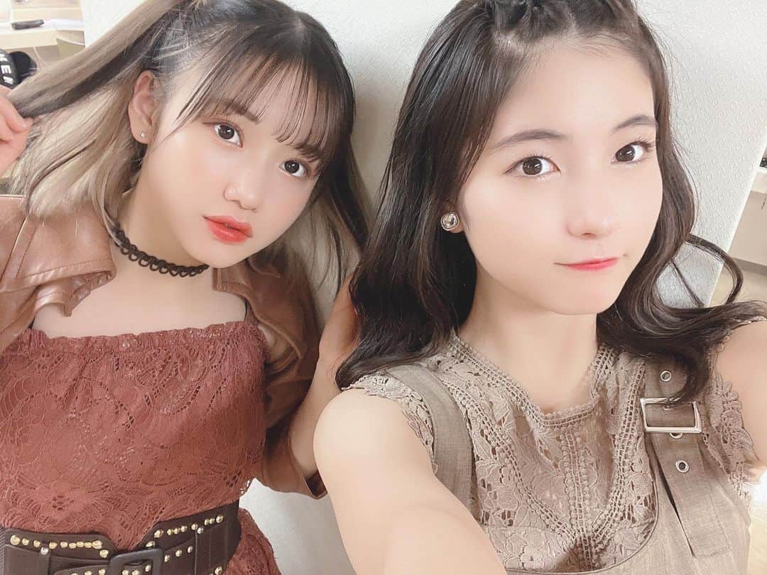 のインスタグラム：「😚 . . 北川の髪型かわいいー💙 . . #北川莉央 #横山玲奈 #helloproject #morningmusume21」
