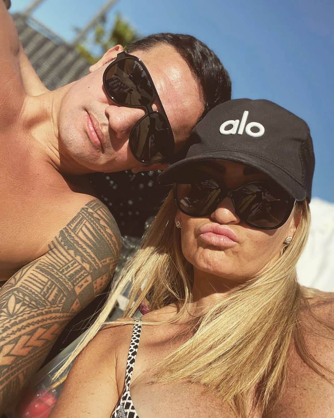 ティム・ケーヒルのインスタグラム：「💙😘🌹」