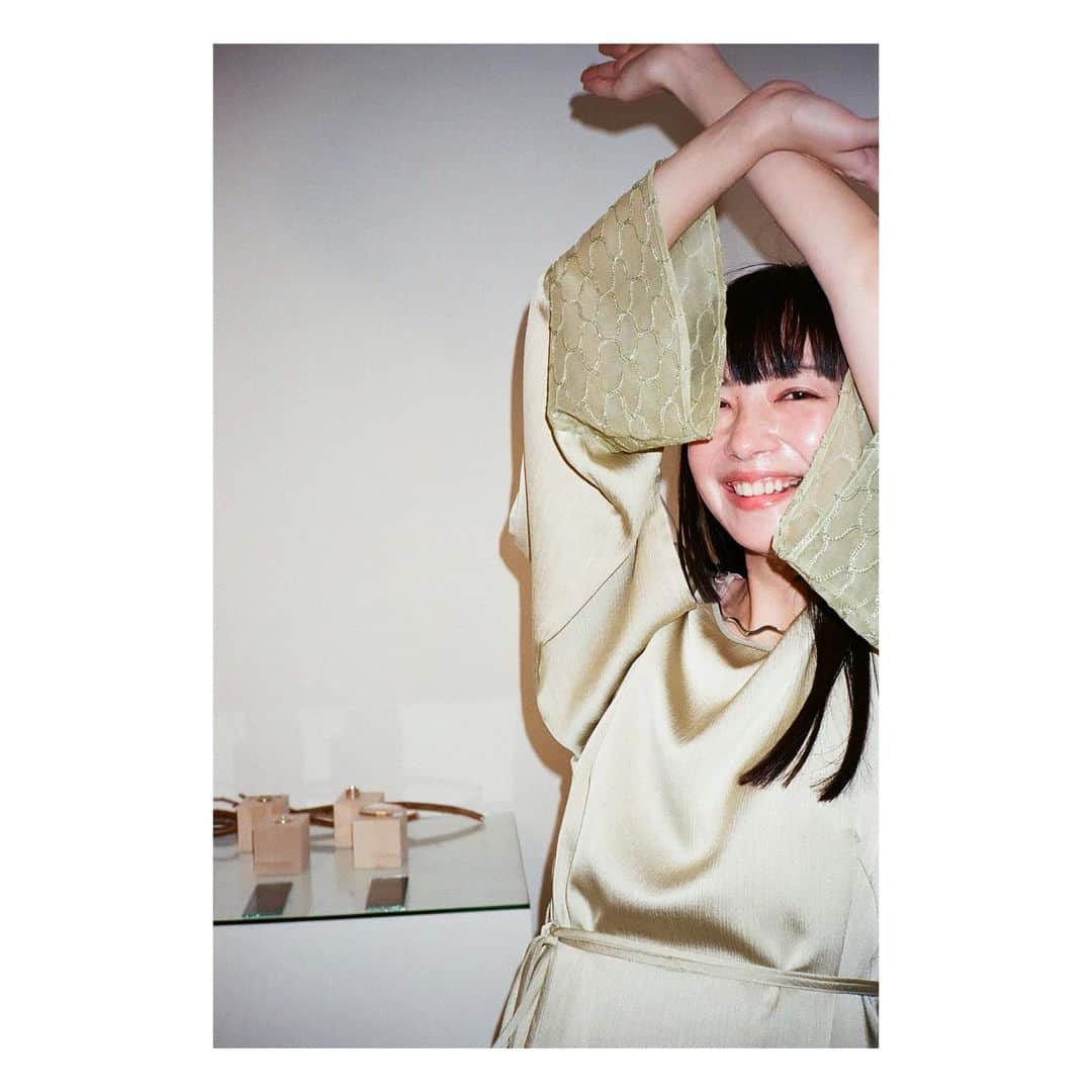 武居詩織さんのインスタグラム写真 - (武居詩織Instagram)「オフショットシリーズそのに。 変なポーズ。」2月14日 18時11分 - shioritakesue