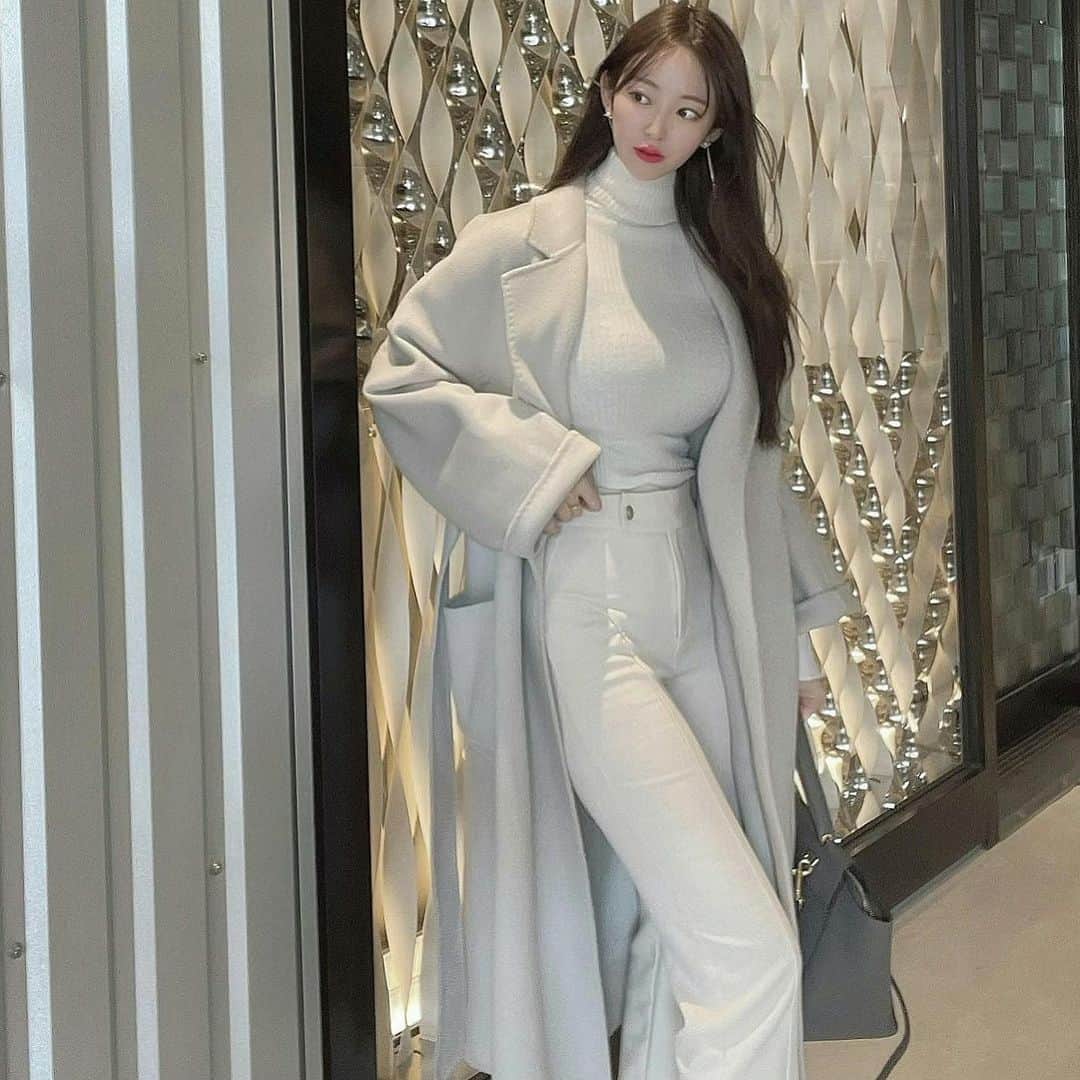 natsu_772のインスタグラム：「𝕙𝕒𝕡𝕡𝕪 𝕍𝕒𝕝𝕖𝕟𝕥𝕚𝕟𝕖𝕕𝕒𝕪❤︎🍫  皆様素敵なValentine dayを お過ごし下さい〜☺️  お気に入りのお洋服の🏷 creditはタグ付けしてます〜♡」