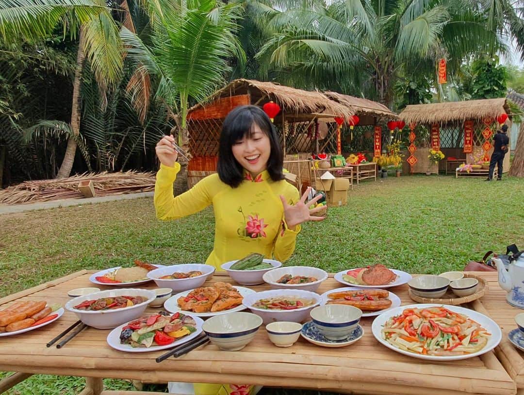 Akariのインスタグラム：「Chúc mừng năm mới ❤️🥳  #lunarnewyear  #vietnam  #tet2021  #saigon」