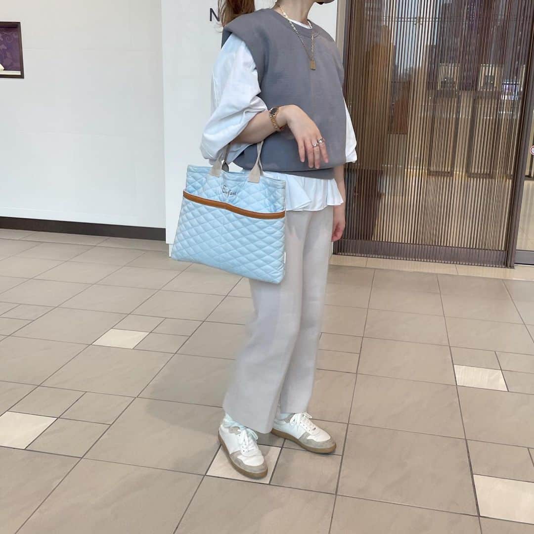 のインスタグラム：「無印でいっぱい買っちゃった🛒 * * #outfit #ootdfashion #mood #zara #gu #partegram #mery #mamagirl #locari #ママコーデ #ママファッション #今日のコーデ #今日の服 #おしゃれさんと繋がりたい #大人カジュアル #着回しコーデ #男の子ママ」