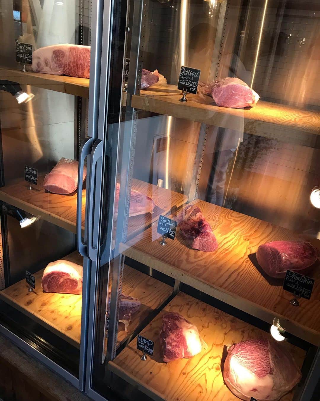 平沼紀久さんのインスタグラム写真 - (平沼紀久Instagram)「Valentineか…。  肉買って帰ろう🥩」2月14日 18時57分 - norihisahiranuma
